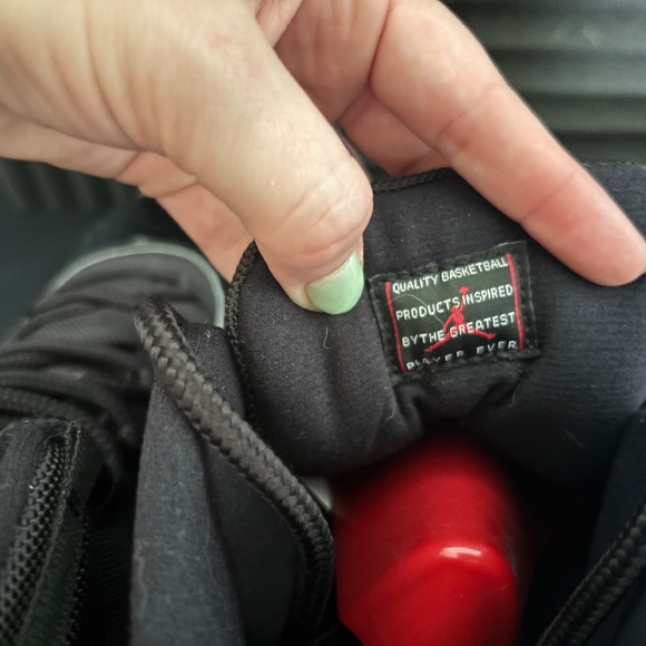 Jordan 11 Retro Bred (2019) M13 - Picture 6 of 6